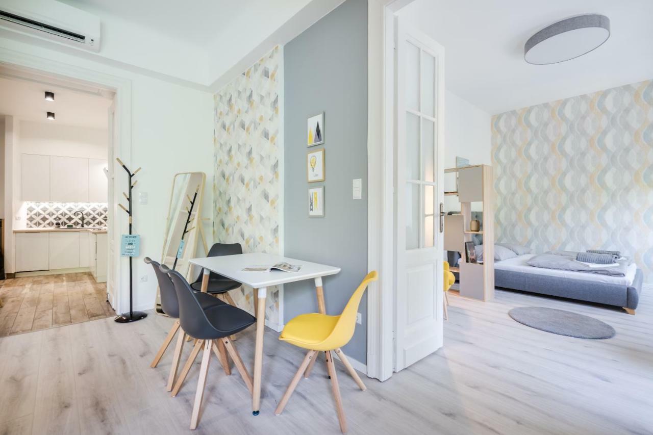 Bpr Color Fusion Home With A/C Budapest Bagian luar foto
