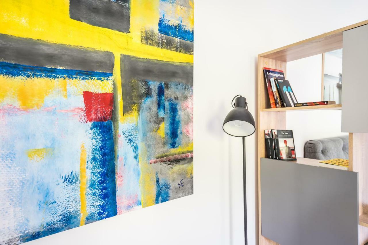 Bpr Color Fusion Home With A/C Budapest Bagian luar foto