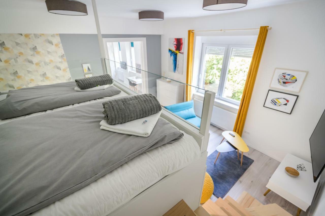 Bpr Color Fusion Home With A/C Budapest Bagian luar foto